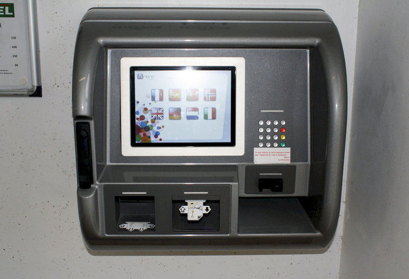 MY Hotel  | Ifs | Calvados | Francia 9