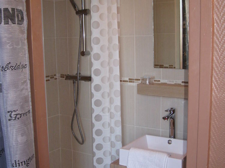 Hôtel De L'univers  | Caen | Calvados | France 12