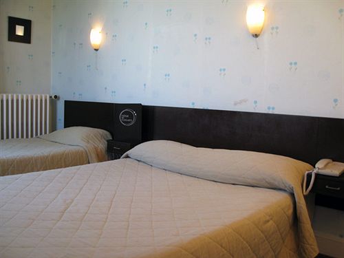 Hôtel De L'univers  | Caen | Calvados | France 17