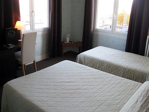 Hôtel De L'univers  | Caen | Calvados | France 19