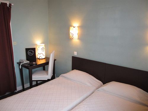 Hôtel De L'univers  | Caen | Calvados | France 20