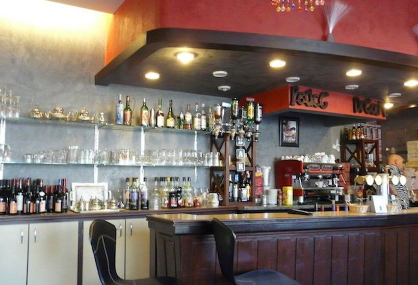 Hotel Le Hussard Alencon