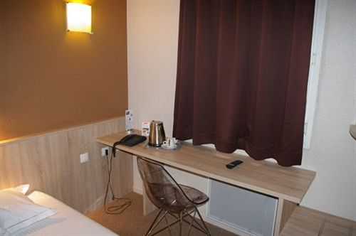 Hôtel Du Moulin à Vent  | Venissieux | Rhone | France 15