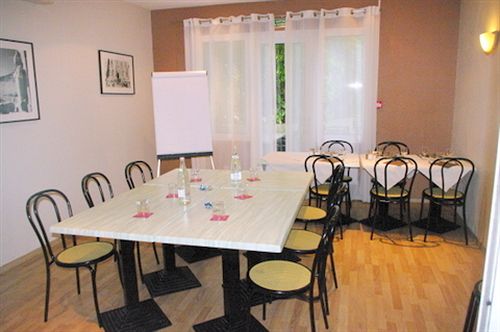 Hôtel Du Moulin à Vent  | Venissieux | Rhone | France 8