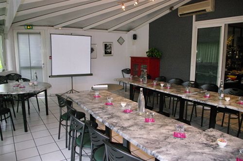 Hôtel Du Moulin à Vent  | Venissieux | Rhone | France 9