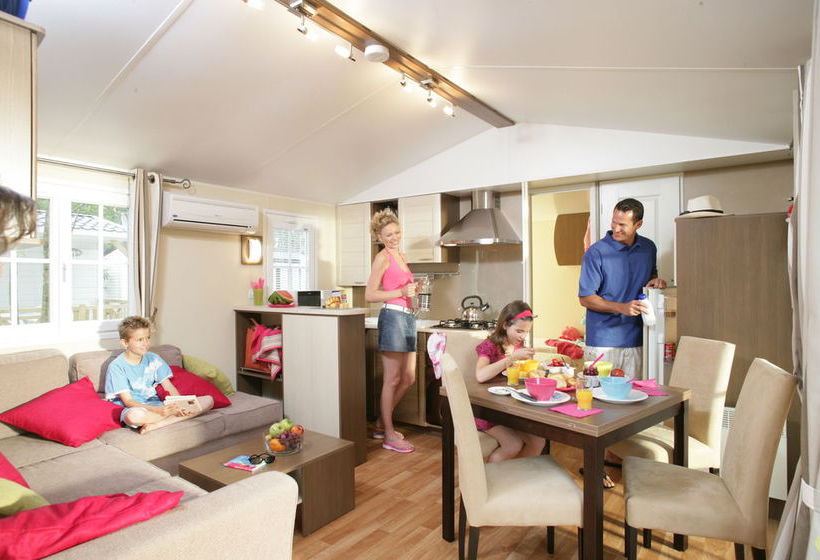 Hôtel La Carabasse  | Vias | Herault | France 8