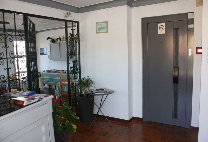 Hôtel Le Canetois  | Canet en Roussillon | Pyrenees-Orientales | France 9