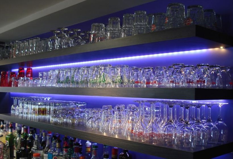 Hôtel Les Embruns  | Trouville sur Mer | Calvados | France 11