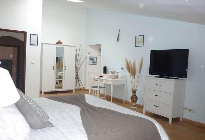 Bed and Breakfast Le Mas De Gleyzes  | Lédenon | Gard | France 12