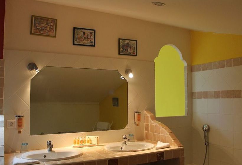 Bed and Breakfast Le Mas De Gleyzes  | Lédenon | Gard | France 3