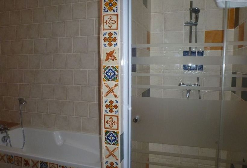 Bed and Breakfast Le Mas De Gleyzes  | Lédenon | Gard | France 7