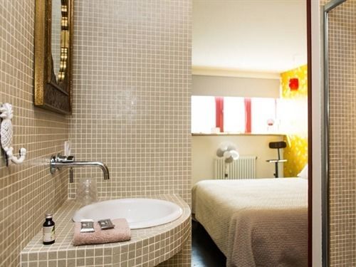 Pension La Grenadine  | Bordeaux | Gironde | France 12