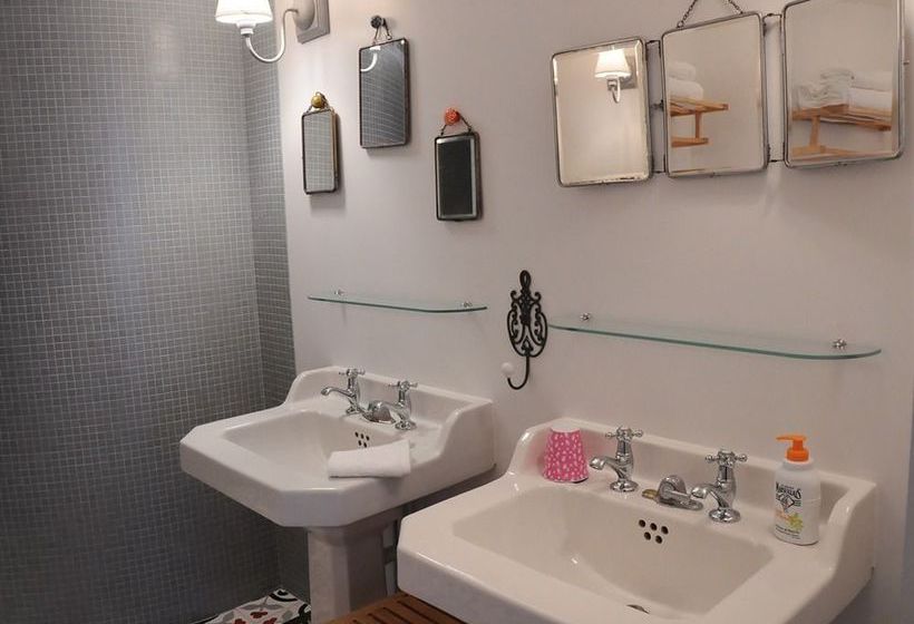 Pension La Grenadine  | Bordeaux | Gironde | France 3