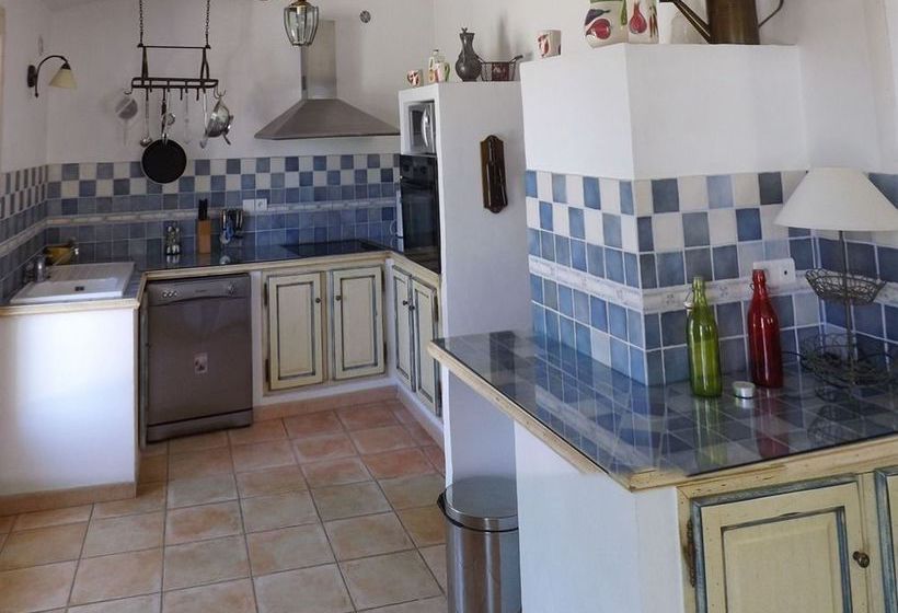 Demeure D'hôtes Et Mas Maurice  | Oppède | Vaucluse | France 11