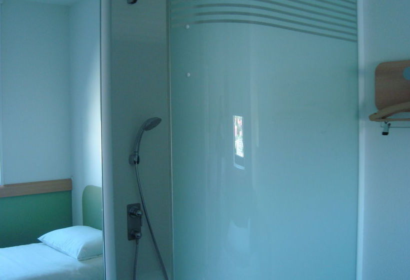 Hotel Ibis Budget Toulouse Aéroport  | Blagnac | Haute-Garonne | France 7