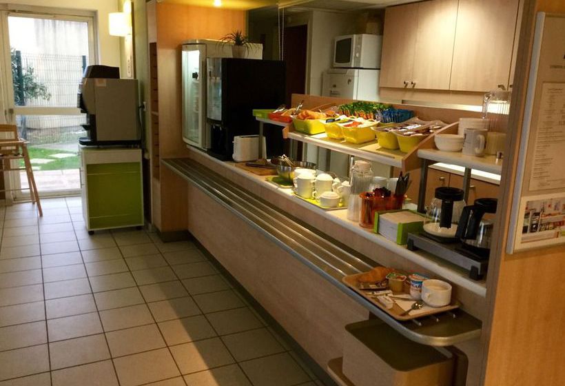 Hotel Ibis Budget Carcassonne Aeroport  | Carcasona | Aude | Francia 11