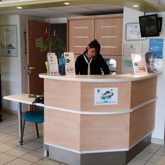 Hotel Ibis Budget Carcassonne Aeroport  | Carcasona | Aude | Francia 16