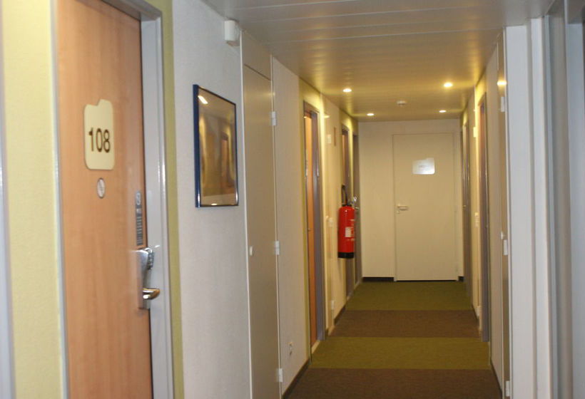 Hotel Ibis Budget Carcassonne Aeroport  | Carcasona | Aude | Francia 6