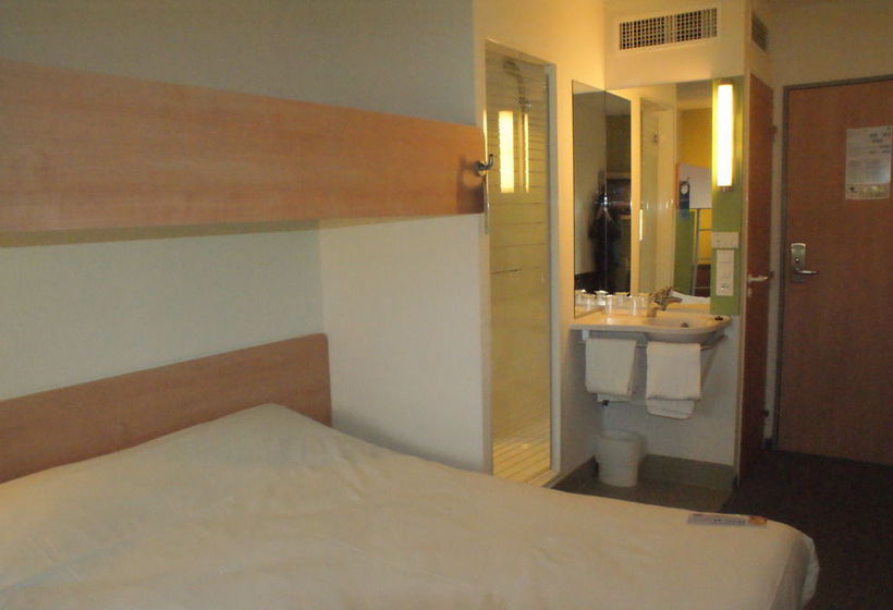 Hotel Ibis Budget Carcassonne Aeroport  | Carcasona | Aude | Francia 9