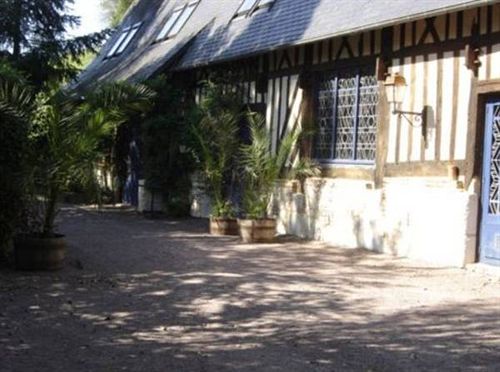 Bed and Breakfast Le Prieure  | Lisieux | Calvados | France 7