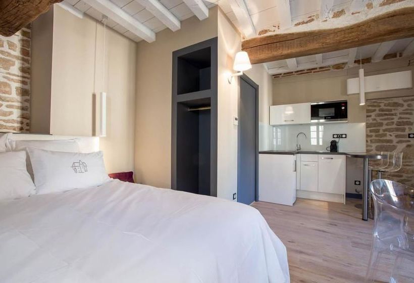 La Maison Du Colombier  | Beaune | Cote d'Or | France 10