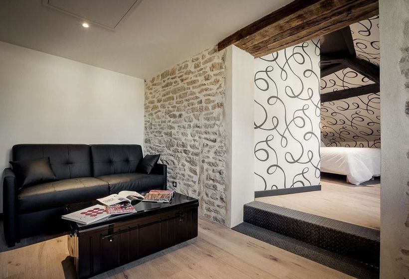 La Maison Du Colombier  | Beaune | Cote d'Or | France 12