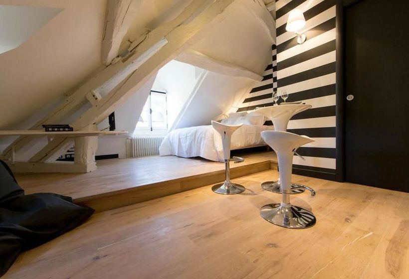 La Maison Du Colombier  | Beaune | Cote d'Or | France 14