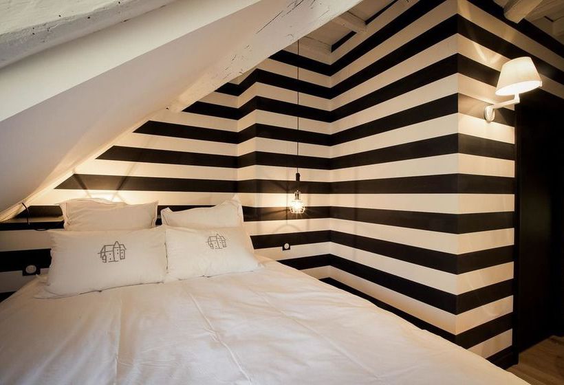 La Maison Du Colombier  | Beaune | Cote d'Or | France 15