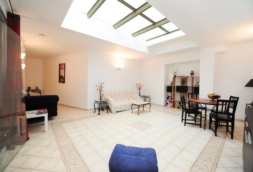 Paul Valery  | Nice | Alpes-Maritimes | France 19