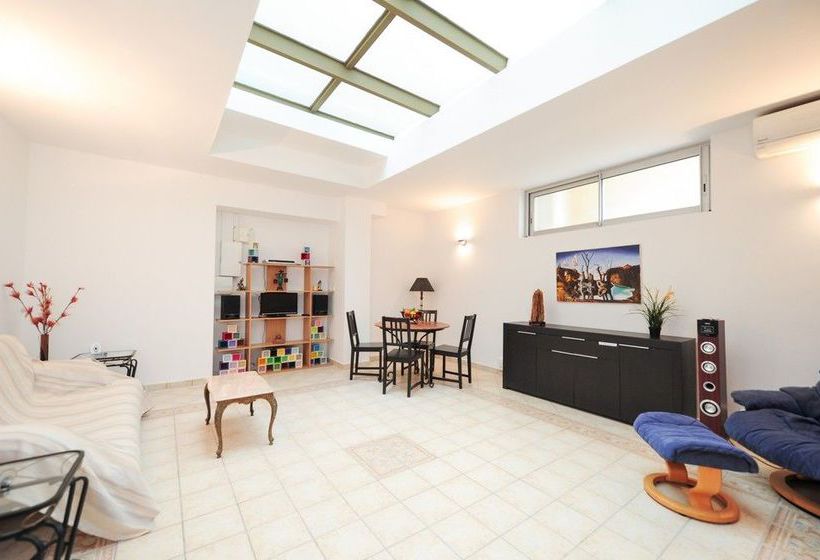 Paul Valery  | Nice | Alpes-Maritimes | France 9