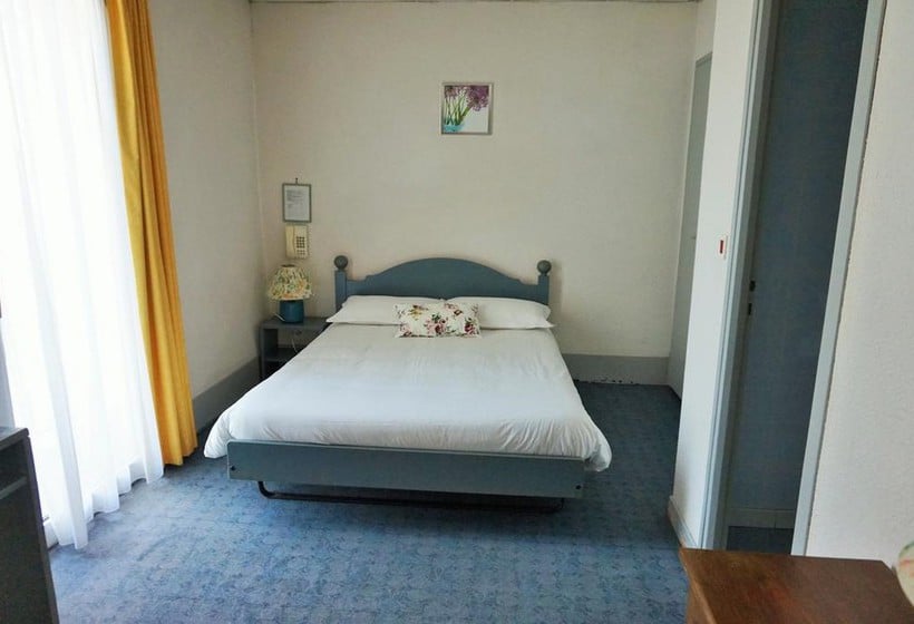 Hotel de la Couronne  | Aix-les-Bains | Savoie | France 1