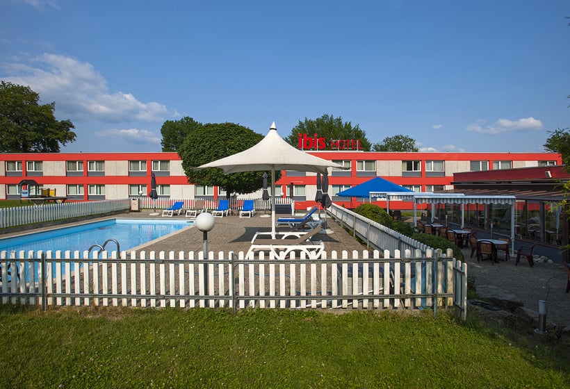 Hôtel Ibis 3 Lacs Neuchatel 
