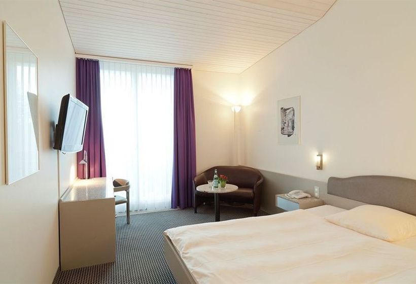 Hotel Fly Away  | Kloten | Zurich | Svizzera 18