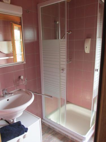 Bed & Breakfast Bnb Erlach  | Erlach | Bern | Schweiz 1