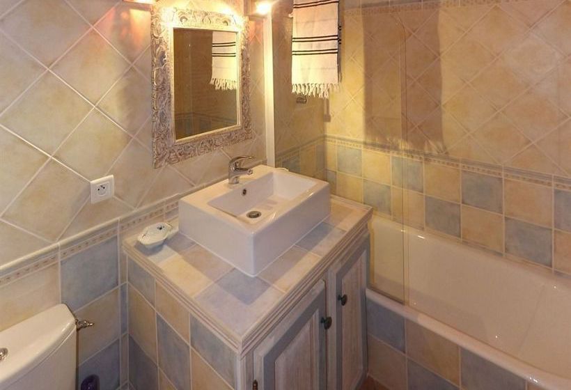 Bed and Breakfast Mas Dansavan Chambres D Hôtes  | Oppède | Vaucluse | France 6