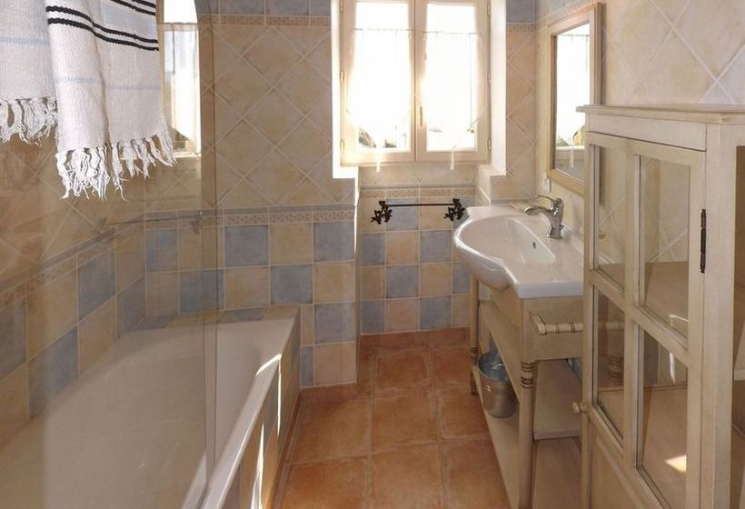 Bed and Breakfast Mas Dansavan Chambres D Hôtes  | Oppède | Vaucluse | France 8