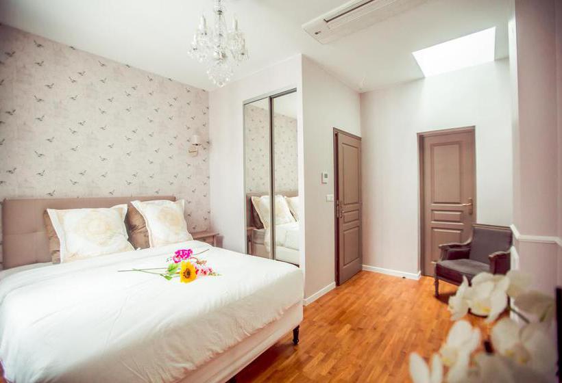 Bed and Breakfast La Maison Gobert  | Paris | Paris | France 7