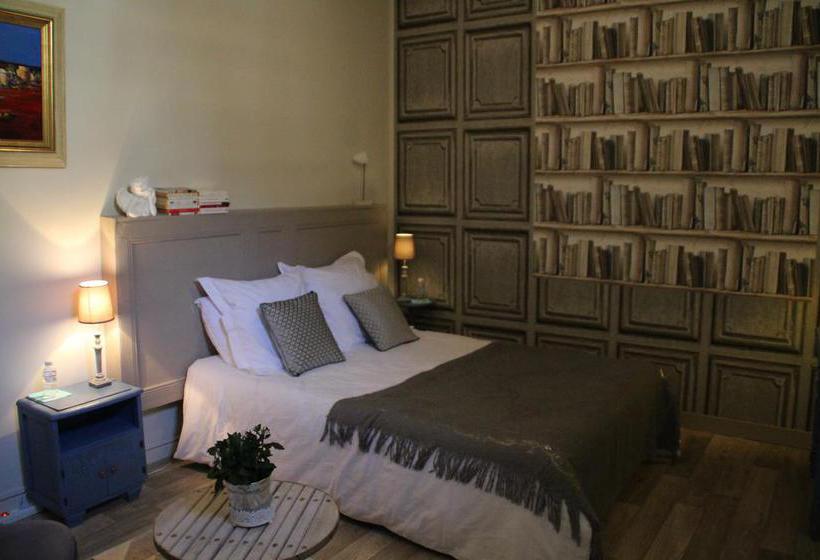 Hôtel Une Chambre en Ville  | Saintes | Charente-Maritime | France 4