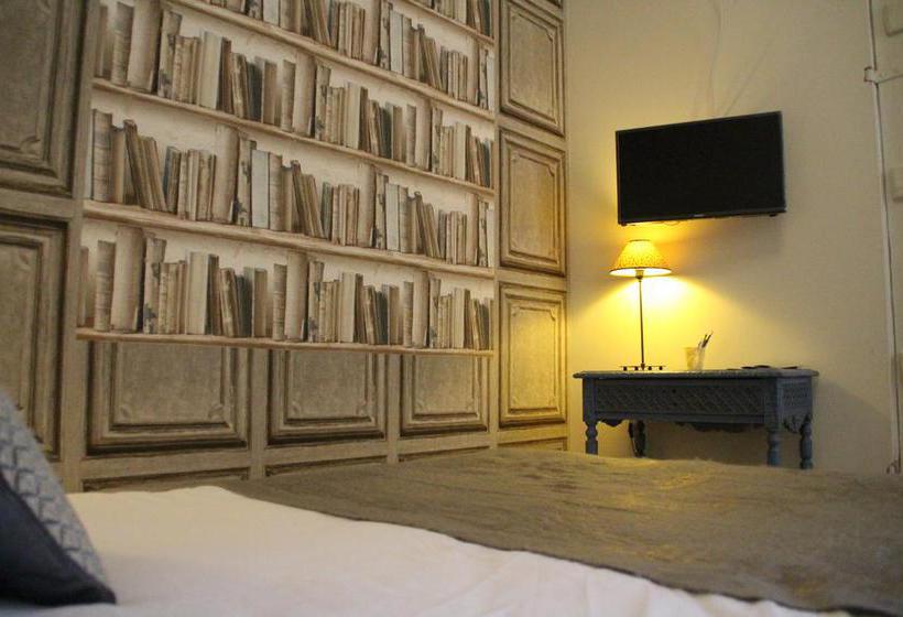 Hôtel Une Chambre en Ville  | Saintes | Charente-Maritime | France 8