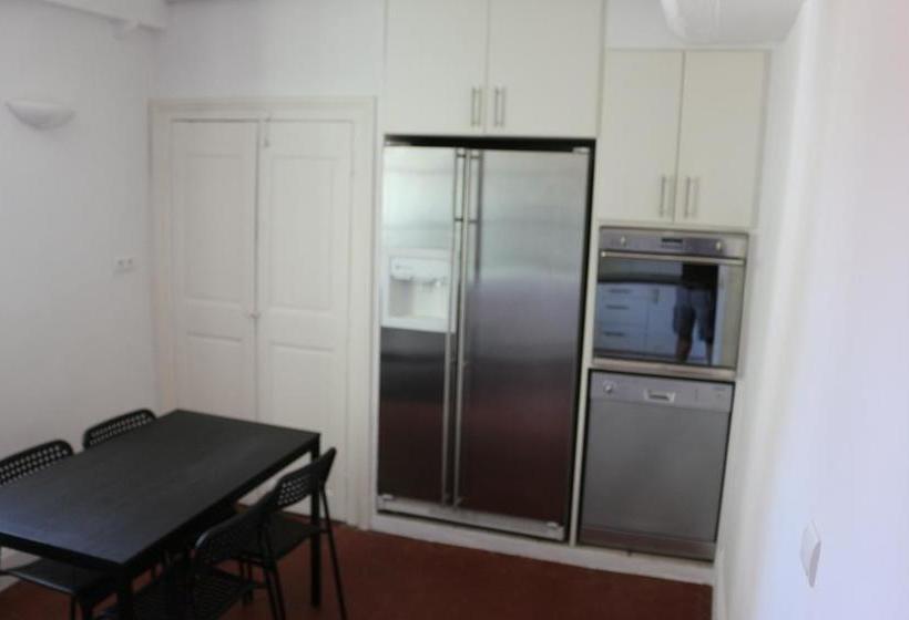 Auberge Hôtelière Backpakers House  | Antibes | Alpes-Maritimes | France 1