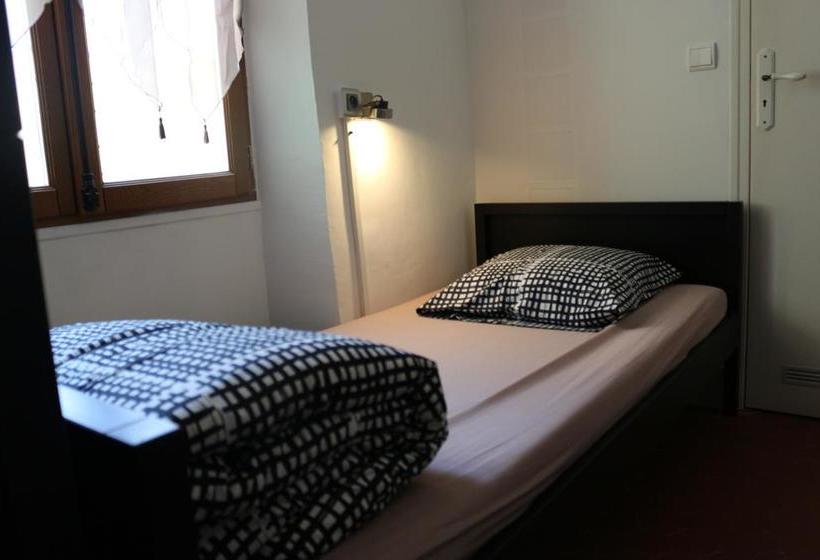 Auberge Hôtelière Backpakers House  | Antibes | Alpes-Maritimes | France 4