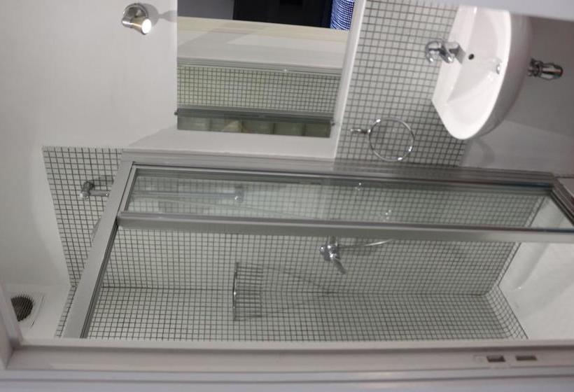 Auberge Hôtelière Backpakers House  | Antibes | Alpes-Maritimes | France 6