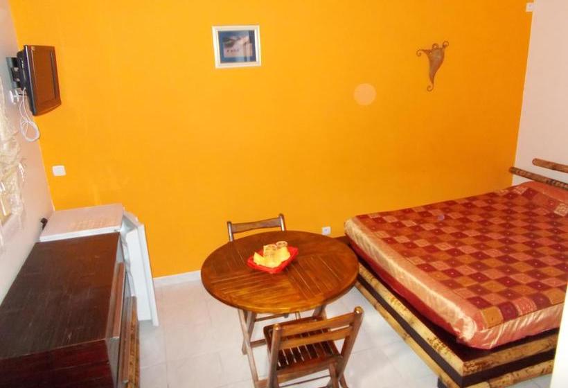 Bed and Breakfast Aux Amandiers  | Frejus | Var | France 15