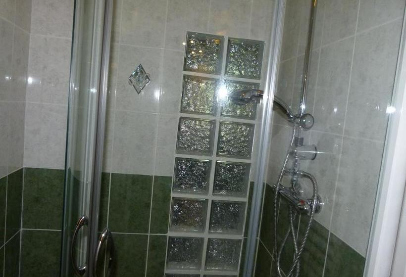 Bed and Breakfast Manoir Du Vieux Cedre  | Blois | Loir-et-Cher | France 15