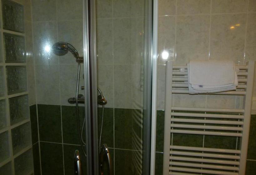 Bed and Breakfast Manoir Du Vieux Cedre  | Blois | Loir-et-Cher | France 18