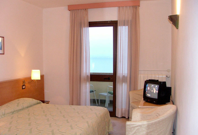 Hotel Meandro  | Gargnano | Brescia | Italy 3