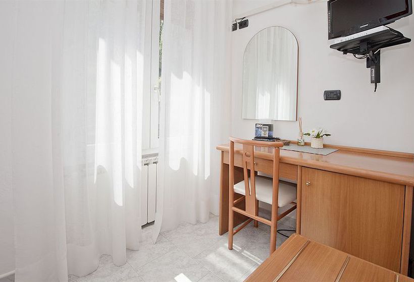 Hotel Nella Snc  | La Spezia | La Spezia | Italia 9