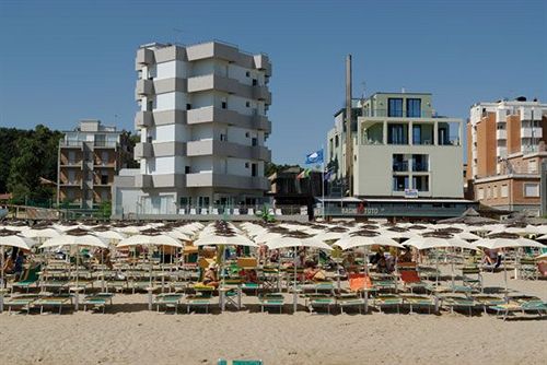 Hotel Baltic Pesaro