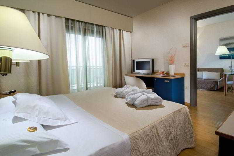 Hotel Cruiser  | Pesaro | Pesaro e Urbino | Italia 2