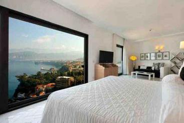 Hotel Bristol  | Sorrento | Naples | Italy 8